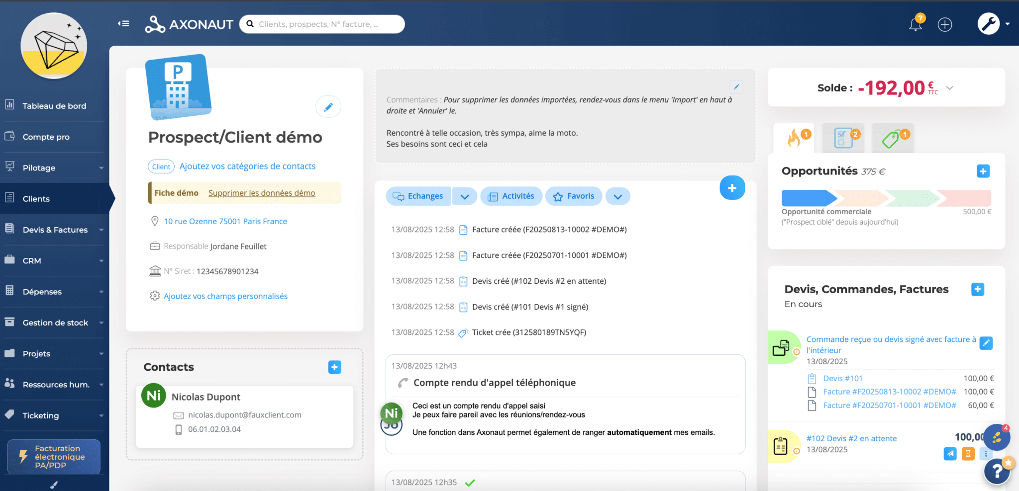 Axonaut, ficha de prospect ou cliente com histórico e tarefas