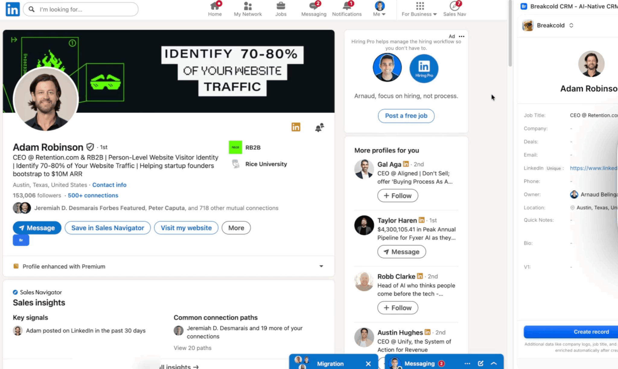 Perfil do LinkedIn de Adam Robinson com o painel lateral do Breakcold CRM mostrando cargo, e-mail e localização