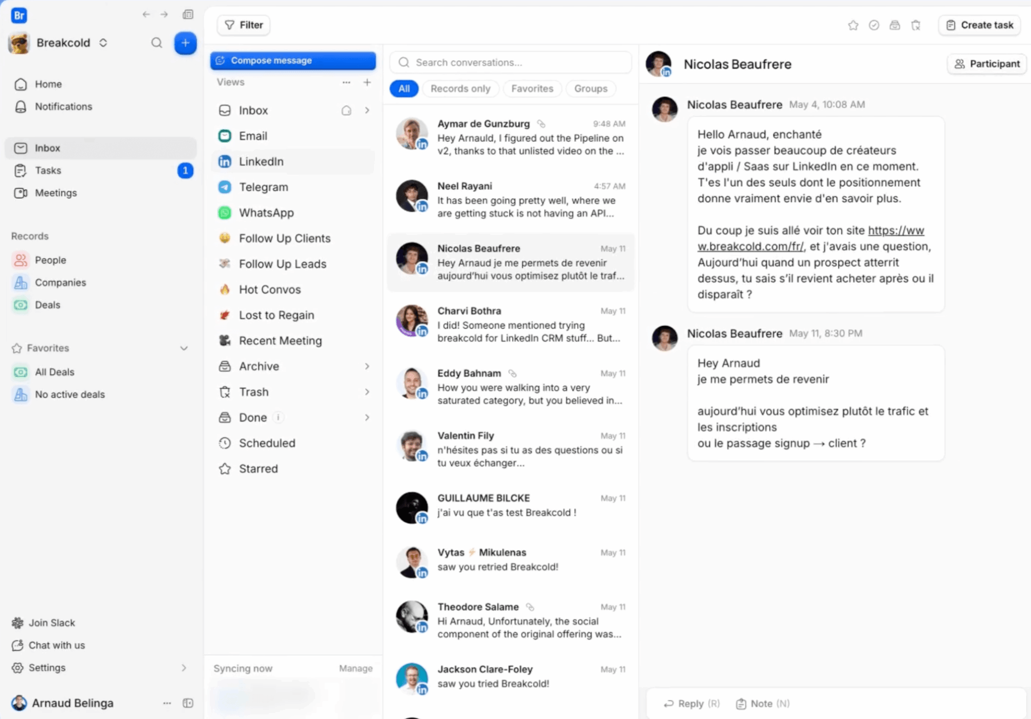 Caixa de entrada unificada do Breakcold: conversas do LinkedIn listadas e troca aberta com Nicolas Beaufrere