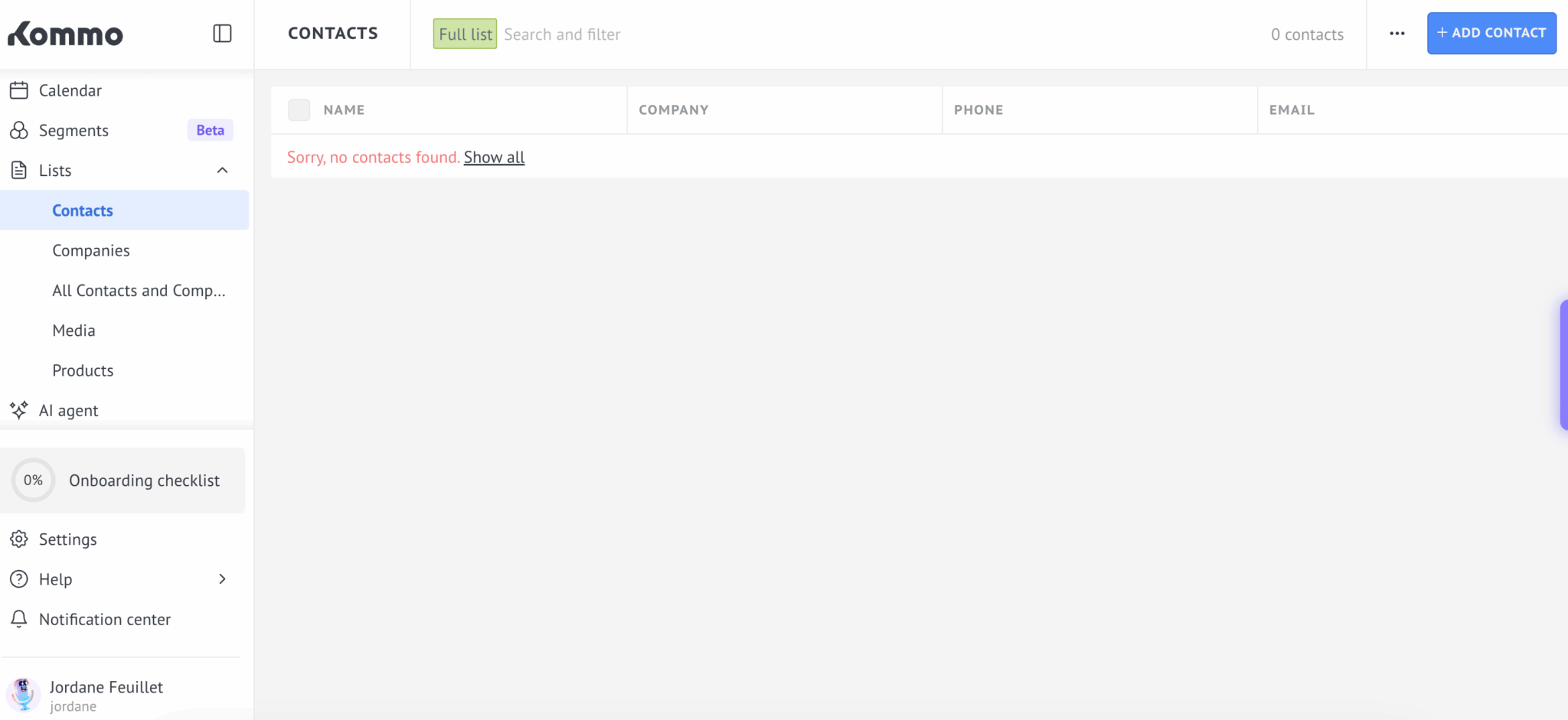A lista de contatos no Kommo, ligada às conversas e às etapas do pipeline