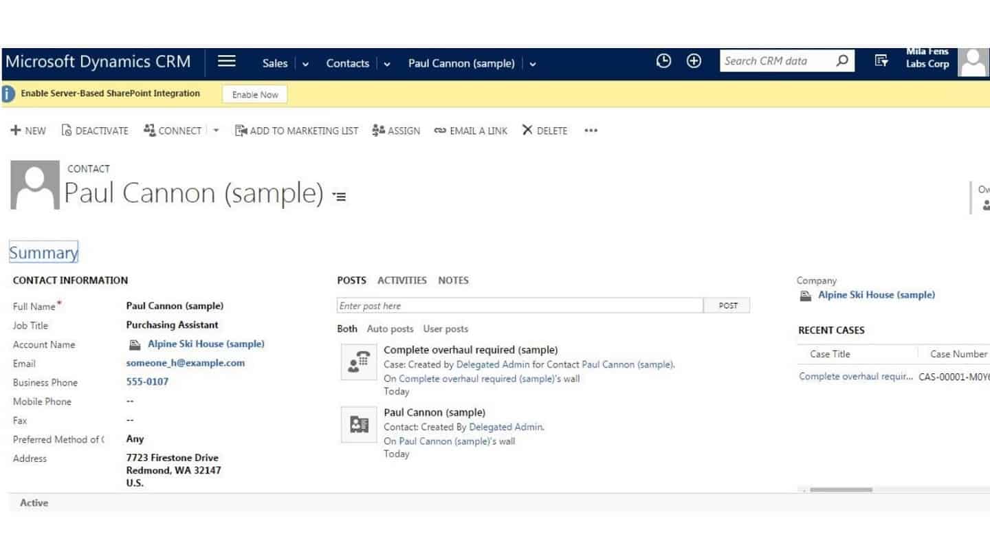 Uma ficha de contato no Microsoft Dynamics CRM: dados de contato, empresa vinculada, publicações, atividades e casos recentes