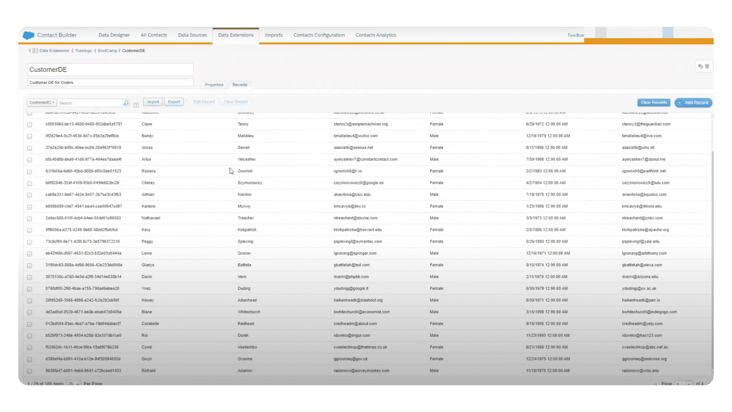 Une table de contacts dans le Contact Builder de Salesforce Marketing Cloud